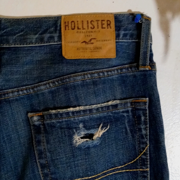 Hollister Classic Straight Denim Jeans ~Size: W32 by L32 Dark Blue light Stone - Picture 6 of 8